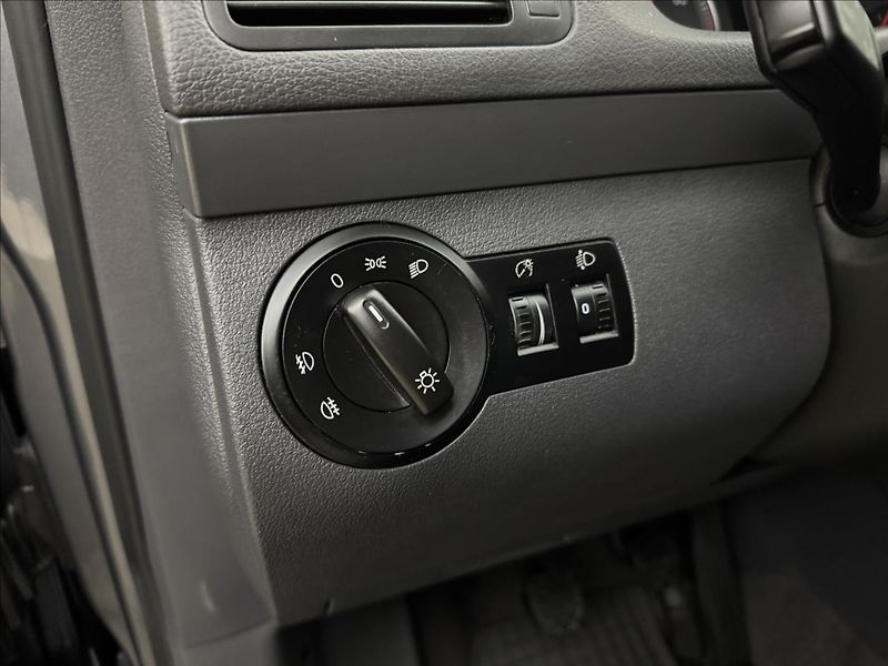 Volkswagen Touran 1,6 i 75kW AC NOVÉ PRAHY APOD. - fotka 8 z 29