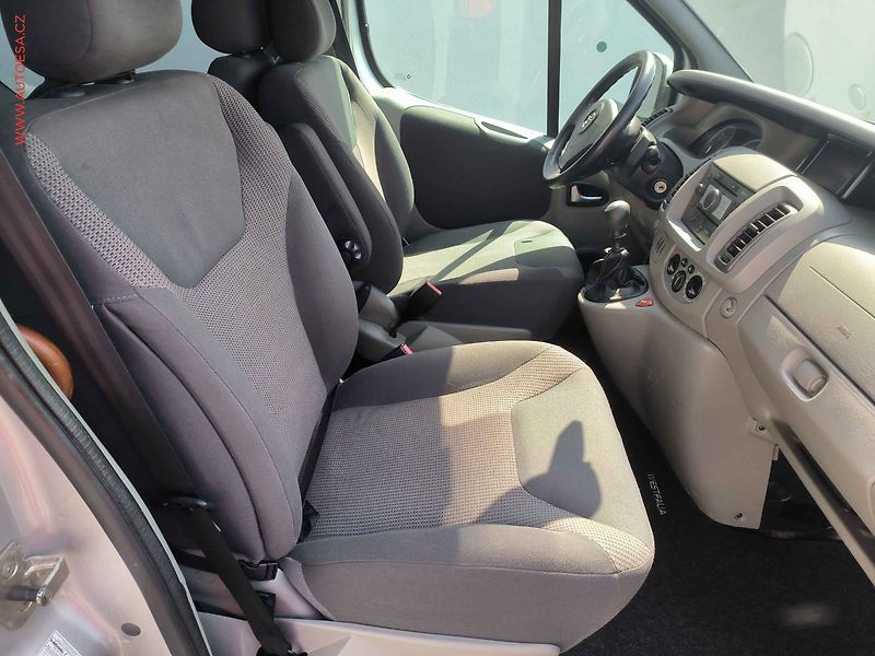 Opel Vivaro (2009) 2.5CDTi WESTFALIA, Life, TZ - fotka 10 z 24