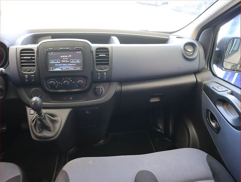 Opel Vivaro (2019) 1.6 BiCDTI, Bus, 9Míst - fotka 8 z 19