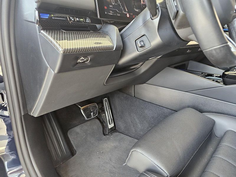 BMW Řada 5 540d xDrive Touring - fotka 14 z 39
