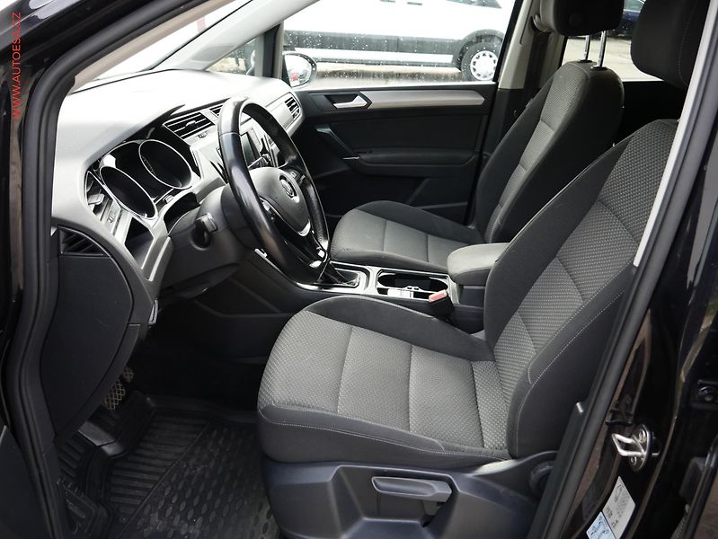 Volkswagen Touran (2016) 2.0 TDi, DSG, STK9/27 - fotka 9 z 15