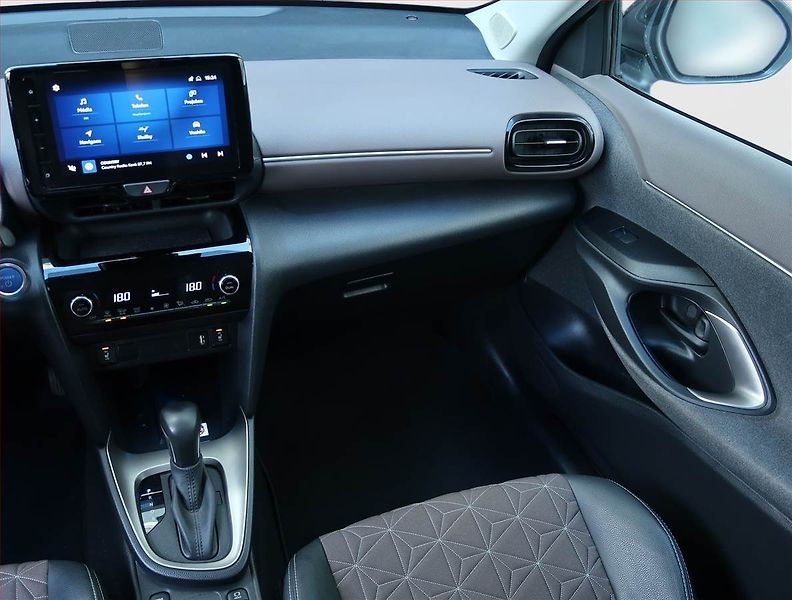 Toyota Yaris Cross (2022) 1.5 VVT-iE - fotka 8 z 21