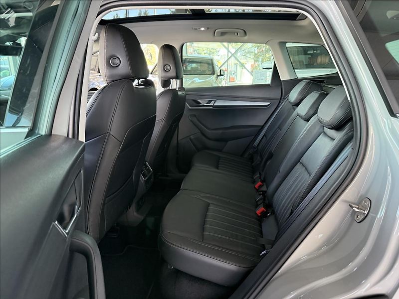 Škoda Karoq 2,0   TDI 110kW,4X4,SERVISKA - fotka 23 z 25