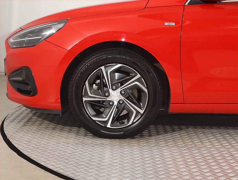 Hyundai i30 (2024) 1.5 T-GDI MHEV - fotka 15 z 20