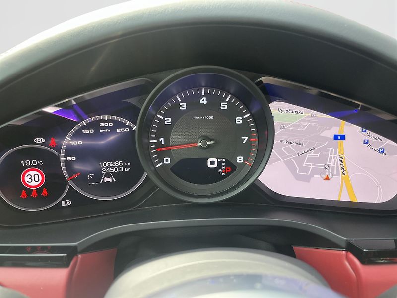 Porsche Cayenne Coupé - fotka 18 z 29