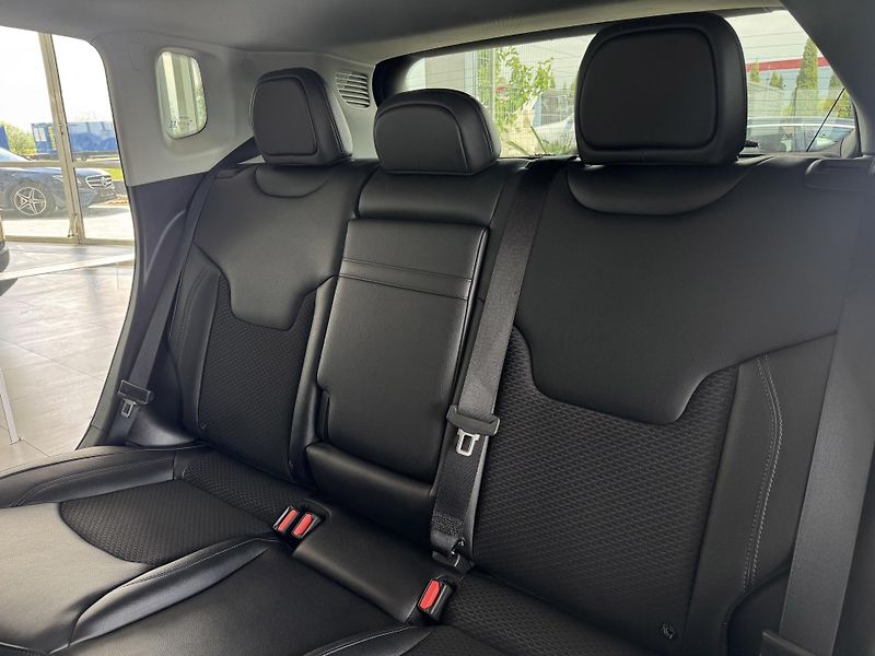 Jeep Compass 1,3T 4xe*AWD*FACELIFT*Kam*DPH - fotka 14 z 34