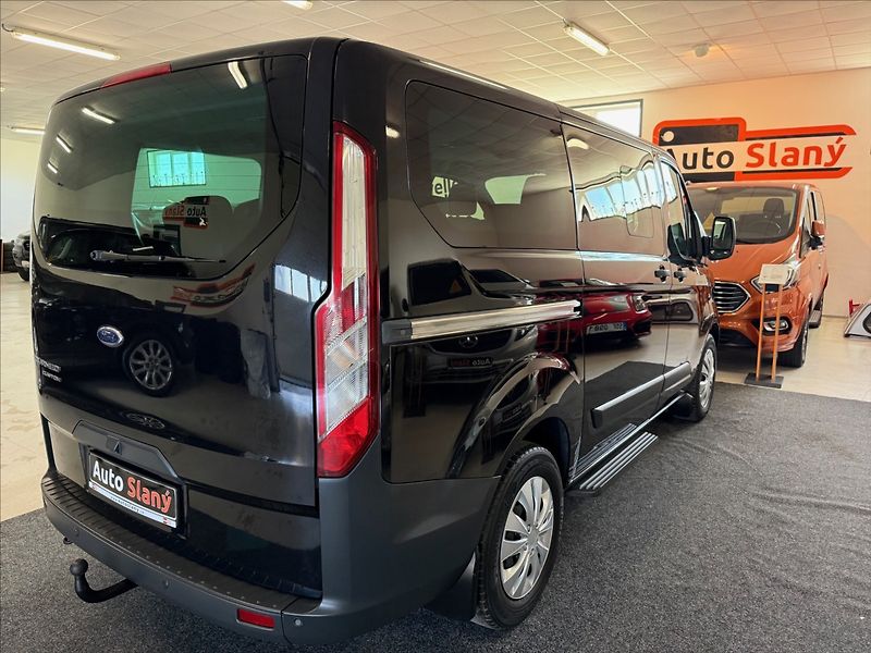Ford Tourneo Custom 2,2 9míst,92kW,po servisu - fotka 6 z 26