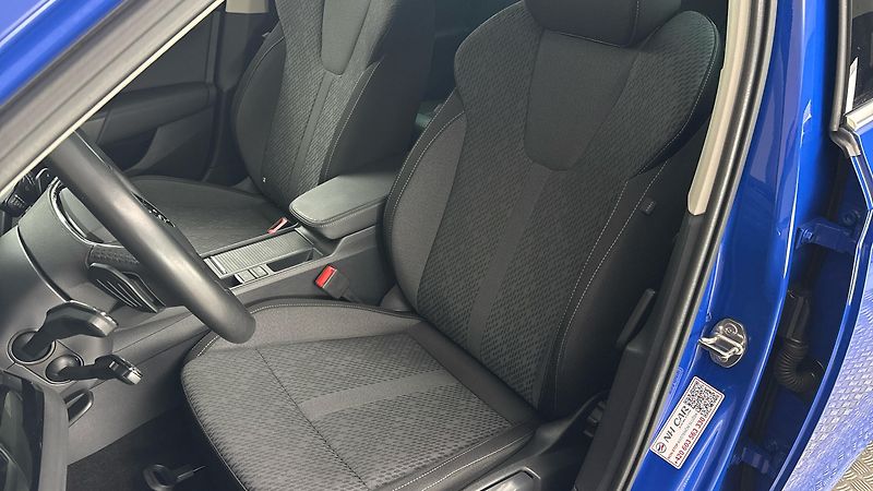 Škoda Octavia 2.0 TDI DSG Style Combi - fotka 15 z 26