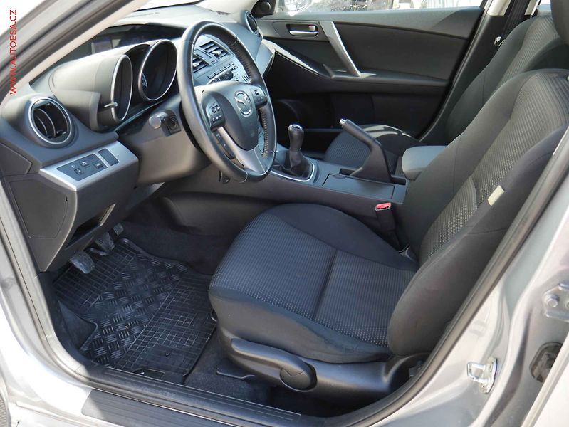 Mazda 3 (2012) 1.6 16V, AC, park.asist - fotka 9 z 22