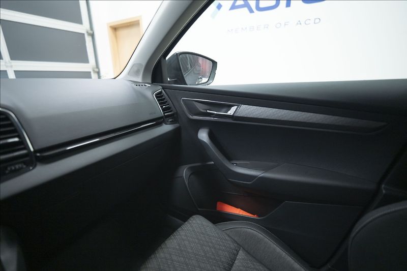 Škoda Karoq 2,0 TDI DSG 4x4 NAVI KAMERA ČR - fotka 31 z 40