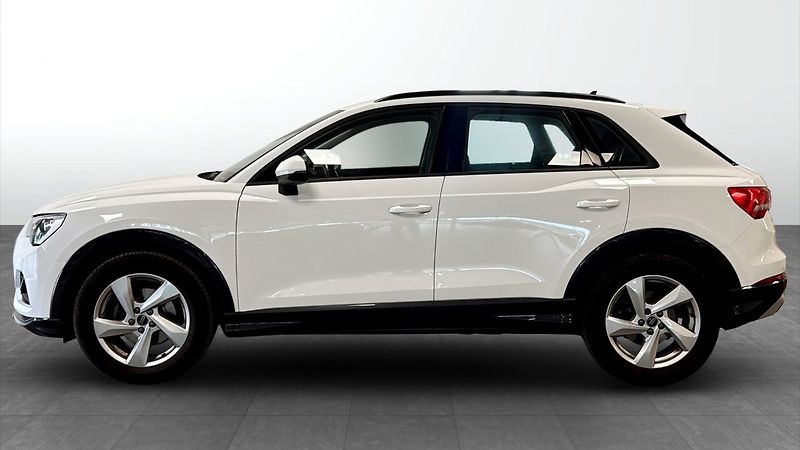 Audi Q3 35TFSI NezTop LED Taž Cockpit - fotka 3 z 16