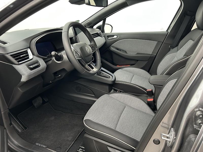Renault Clio 1.0 TCe Techno - fotka 10 z 31