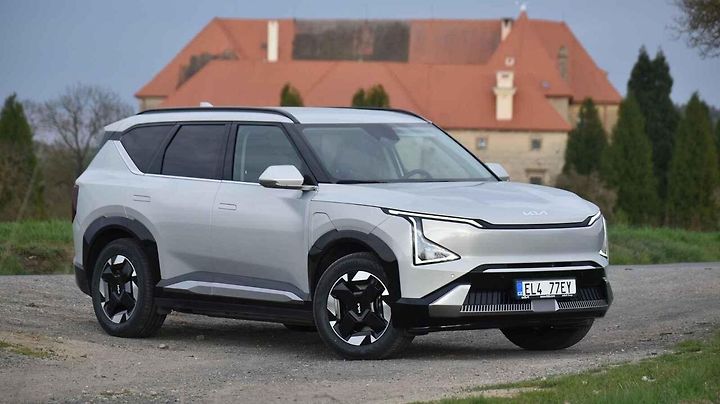 Kia EV5 je solidně velký rodinný elektromobil.