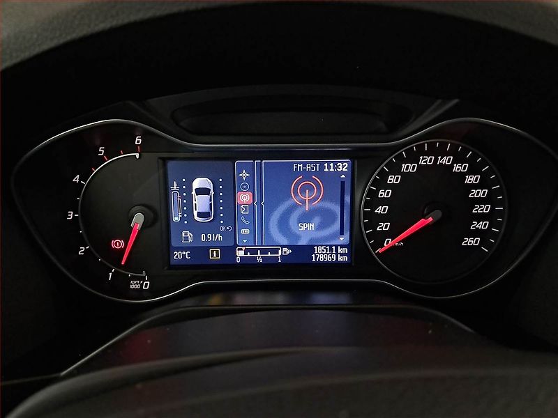Ford S-MAX (2013) 2.2 TDCi, Navi, Xenony - fotka 11 z 16