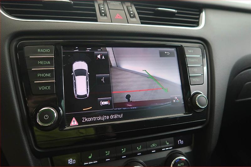 Škoda Octavia (2015) 2.0 TDI, Automat, Navi - fotka 17 z 20