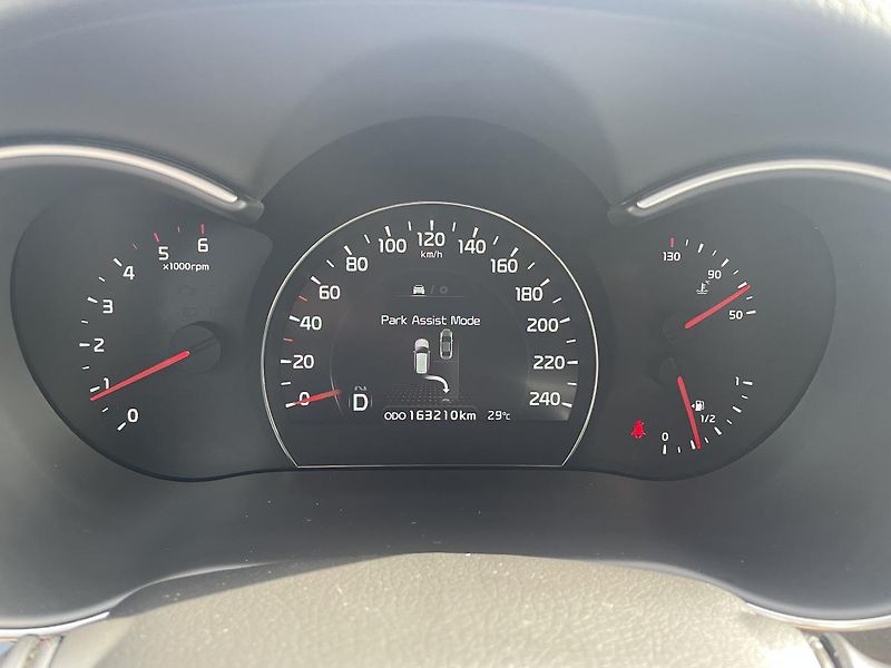 Kia Sorento 2,2 CRDi/145kW 4x4 - Automat - fotka 22 z 64