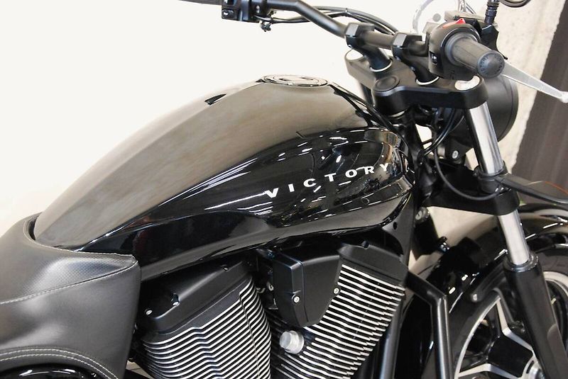 Victory Touring Cruiser (2014) Judge - krásný stav, 1. majite - fotka 7 z 20