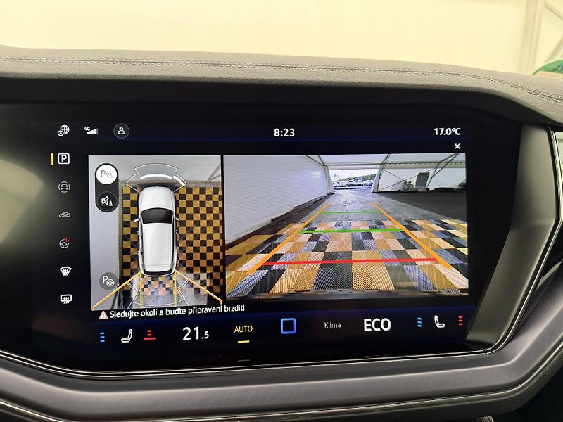 Volkswagen Touareg 3.0Tdi*210kw*1-MAJ*DPH*R-Line* - fotka 30 z 49