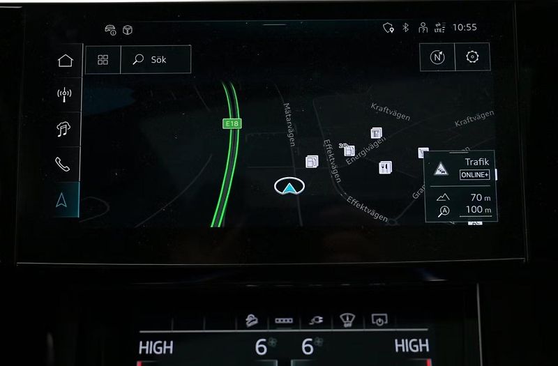 Audi Q8 e-tron 55 Q SoH 92% 360k HuD Pano. - fotka 12 z 25