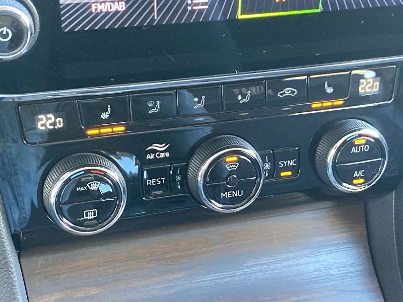 Škoda Superb (2022) Combi 2.0 TDI 4x4 DSG Scout - fotka 17 z 31