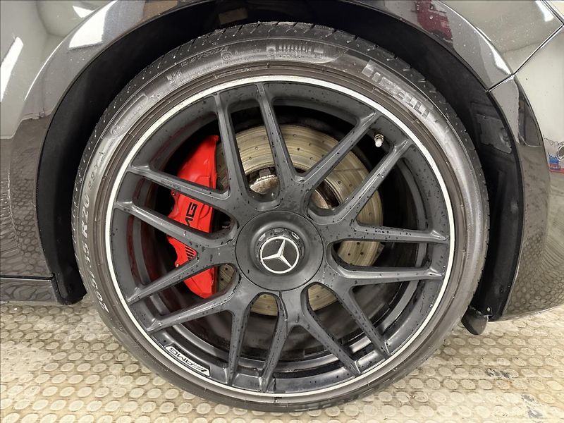 Mercedes-Benz Třídy E 4,0 Mercedes-AMG E 63S 4MATIC+ - fotka 31 z 35