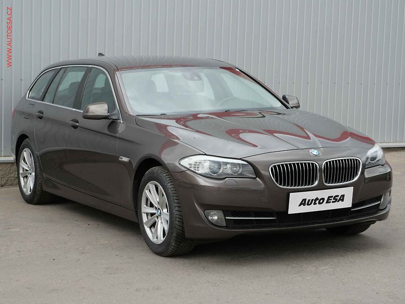 BMW Řada 5 (2012) 2.0i, AT, tempo, park.asist - fotografie inzerátu