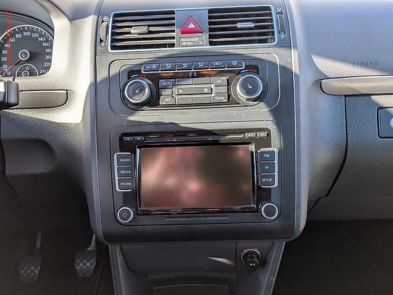 Volkswagen Touran (2011) 1.4TSi, Xenon, výhř.sed. - fotka 11 z 14