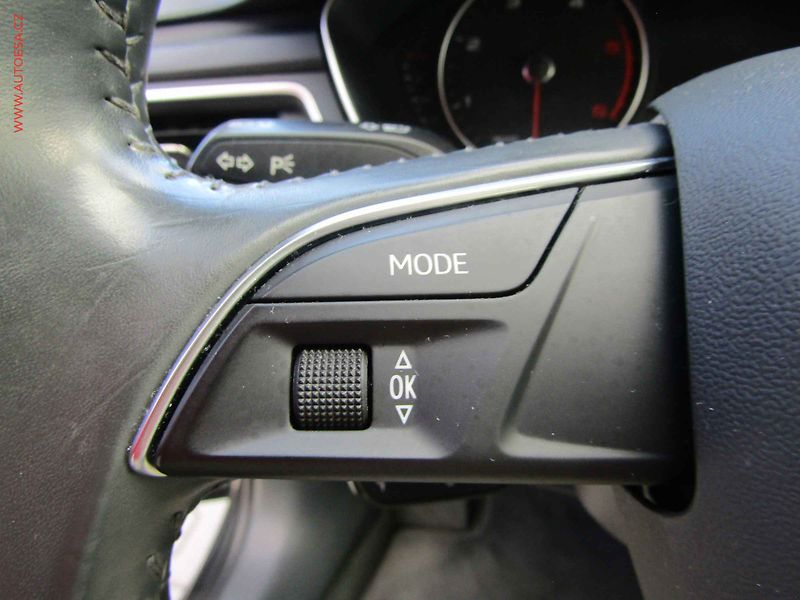 Audi A4 (2017) 2.0 TDi, Navi, bixen, kůže - fotka 15 z 17