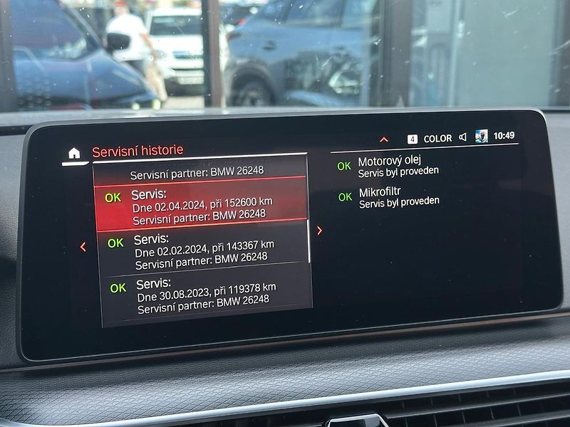 BMW Řada 5 540i ExecutiveDrivePRO,1.maj,D - fotka 15 z 22