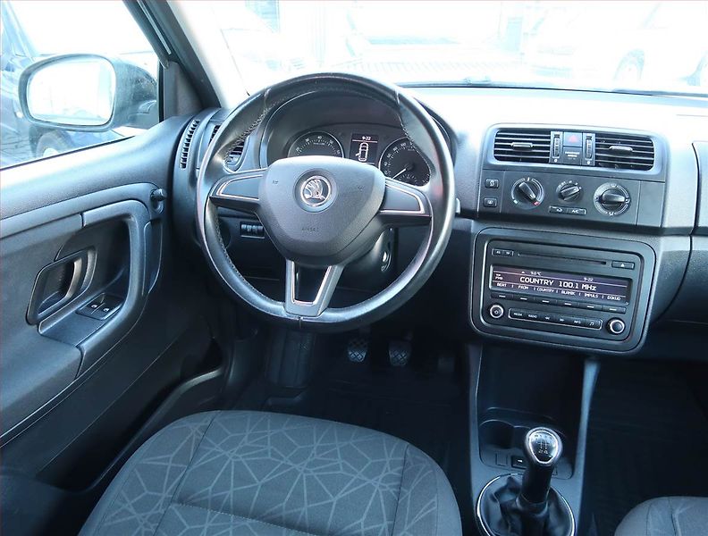 Škoda Fabia (2014) 1.2 TSI - fotka 7 z 15