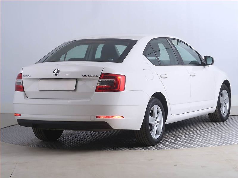 Škoda Octavia (2017) Ambition 1.6 TDI, Tempomat - fotka 5 z 17