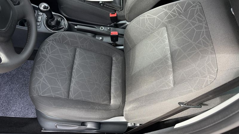 Škoda Fabia 1.2TSi*63kW*FAMILY*140TKM*TOP* - fotka 12 z 26