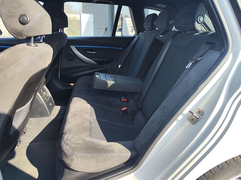 BMW Řada 3 320d/140kW xDrive M-paket ČR - fotka 11 z 32