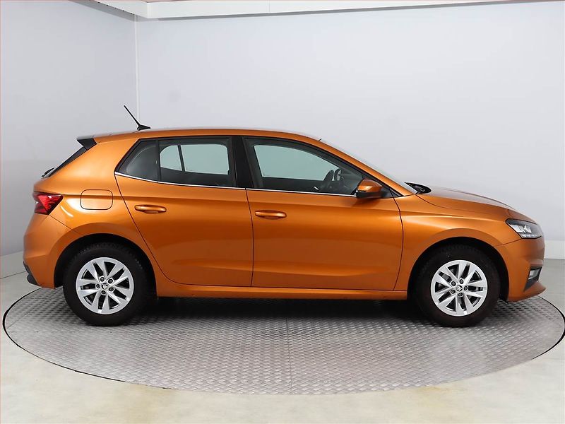 Škoda Fabia (2022) 1.0 TSI, Automat, Serv.kniha - fotka 6 z 19