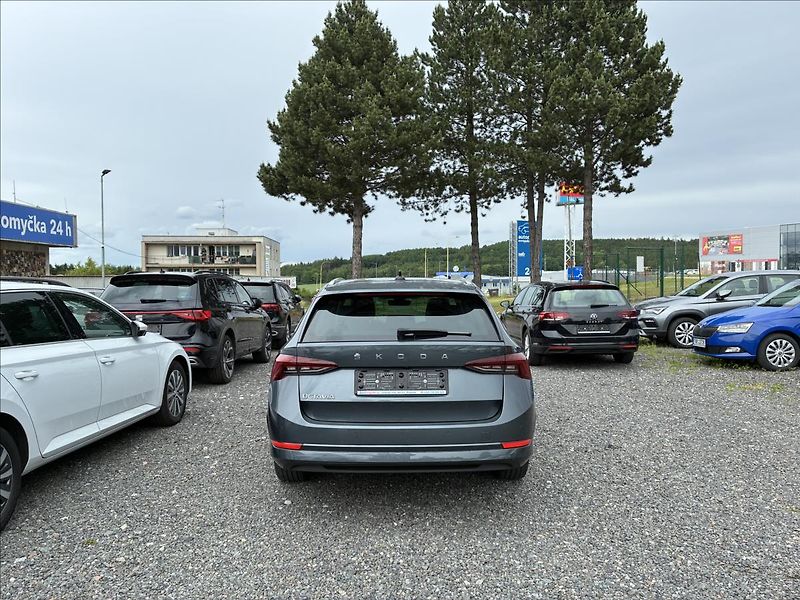 Škoda Octavia 2,0 PANORAMA,CANTON,HEAD-UP - fotka 5 z 28