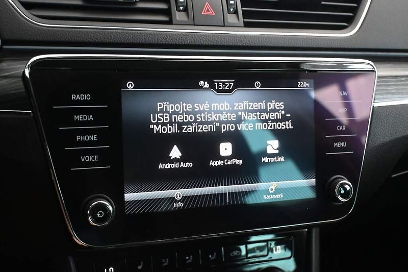 Škoda Superb (2022) 2.0 STYLE LED MATRIX DSG ACC T - fotka 18 z 39