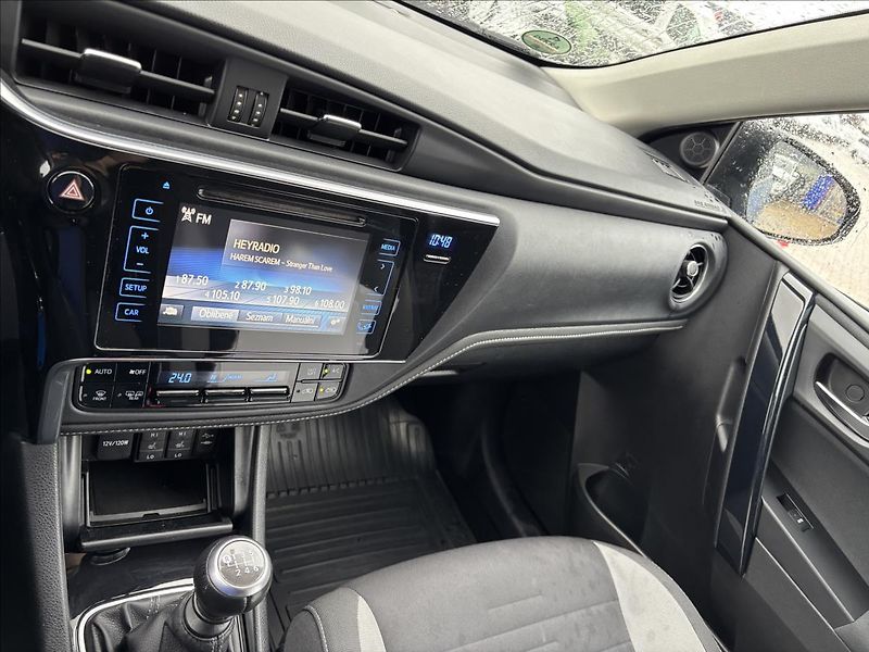 Toyota Auris 1,6 Active Trend 97kW - fotka 30 z 33