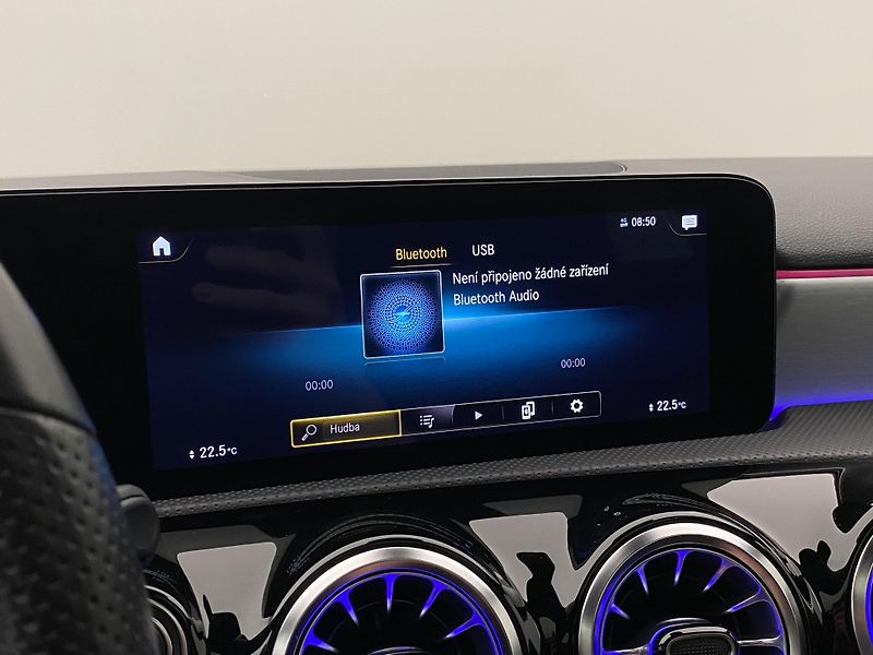 Mercedes-Benz Třídy A A200 AMG 120kW AUT - fotka 38 z 51