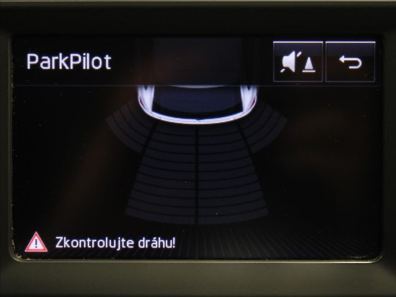 Škoda Rapid 1,2 TSI 81kW 1.maj.ČR 47tkm! - fotka 12 z 23
