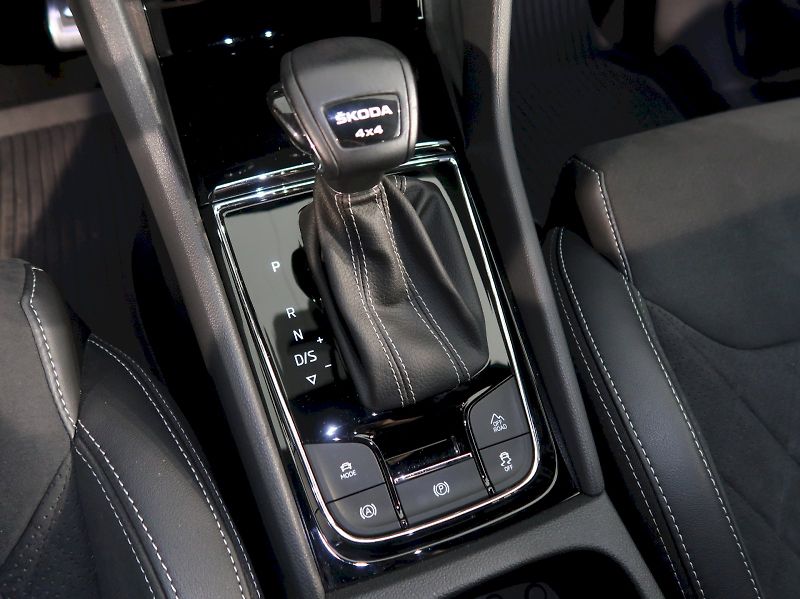 Škoda Kodiaq (2023) SPORTLINE 2.0TSI 140KW 4x4 DSG - fotka 34 z 42