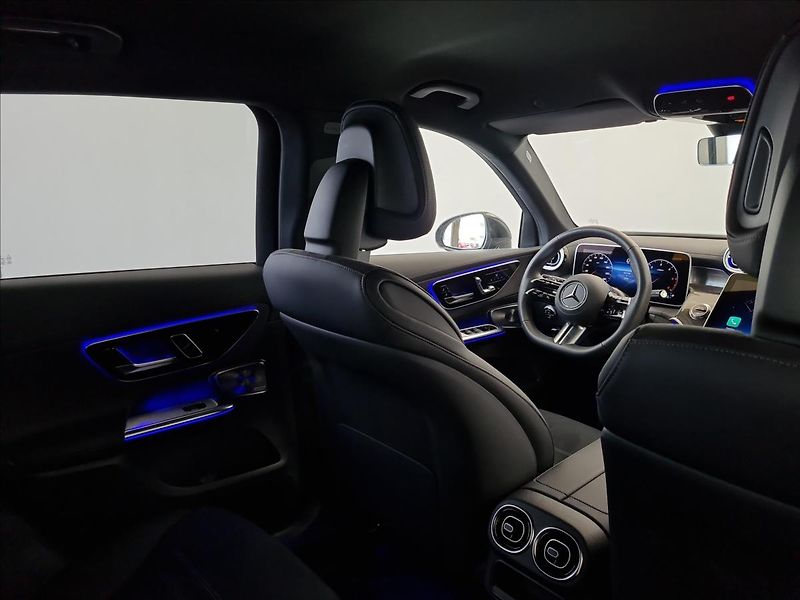 Mercedes-Benz GLC 300d 4MATIC AMG Line - fotka 21 z 22