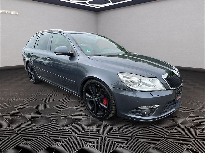Škoda Octavia (2011) RS 2,0TDI - fotka 1 z 32