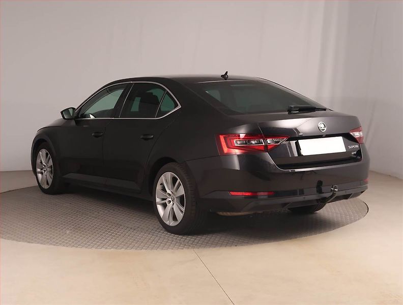Škoda Superb (2017) Style 2.0 TDI 4x4, 4X4 - fotka 4 z 18