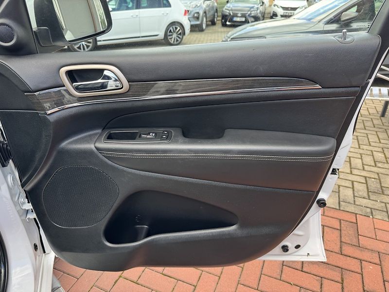 Jeep Grand Cherokee (2014) 3.0CRD Navi Kůže Vzduch Pano - fotka 20 z 50