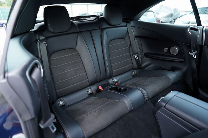 Mercedes-Benz Třídy C C 220d cabrio 4Matic AMG/210PS - fotka 34 z 44