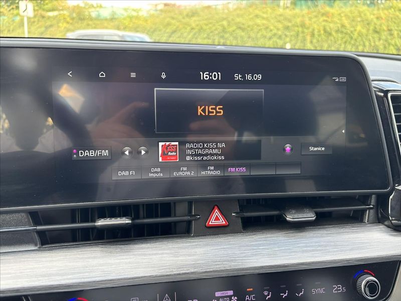 Kia Sportage 1,6 TGDi Exclusive ZÁRUKA NAVI - fotka 24 z 44