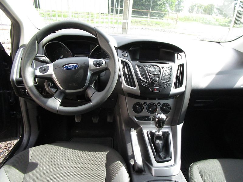Ford Focus 1,6TDCI-85KW-NOVÁ STK - fotka 9 z 15