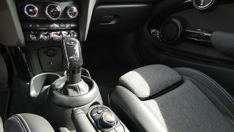 Mini Cooper 1.5T  5dv - fotka 6 z 22
