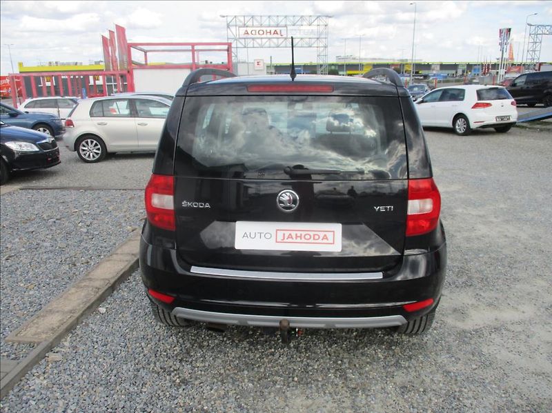 Škoda Yeti 1,2 TSI, klima, servis, tažné, - fotka 7 z 26