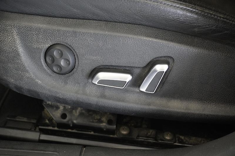 Audi A4 2,0 TDI S-LINE - fotka 13 z 30